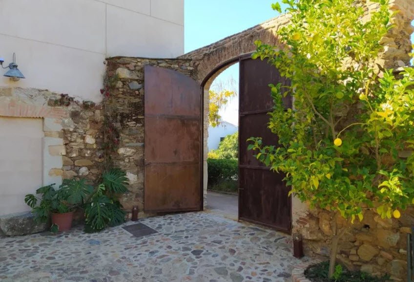 Castillo de Grimaldo, Spain